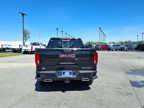 Used 2024 GMC Sierra 1500 Denali w/ Technology Package AWD/4WD image 2
