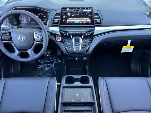 New 2026 Honda Odyssey Touring image 15