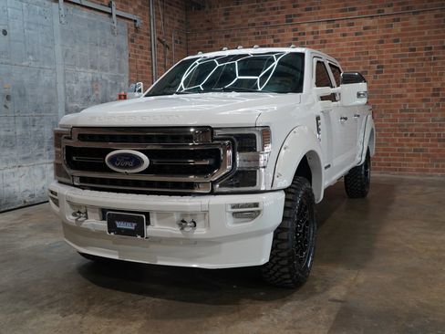 Used 2020 Ford F350 Platinum w/ FX4 Off-Road Package AWD/4WD image 6