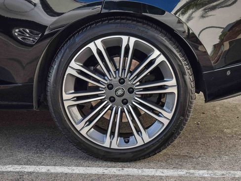 Certified 2024 Land Rover Range Rover Long Wheelbase Autobiography image 11