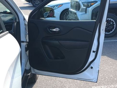 Used 2021 Jeep Cherokee Trailhawk w/ Premium Leather Package image 35