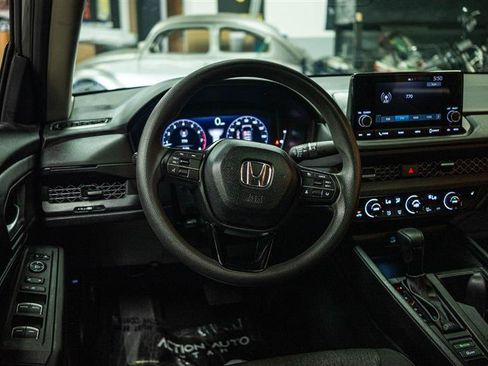 Used 2025 Honda Accord SE image 15