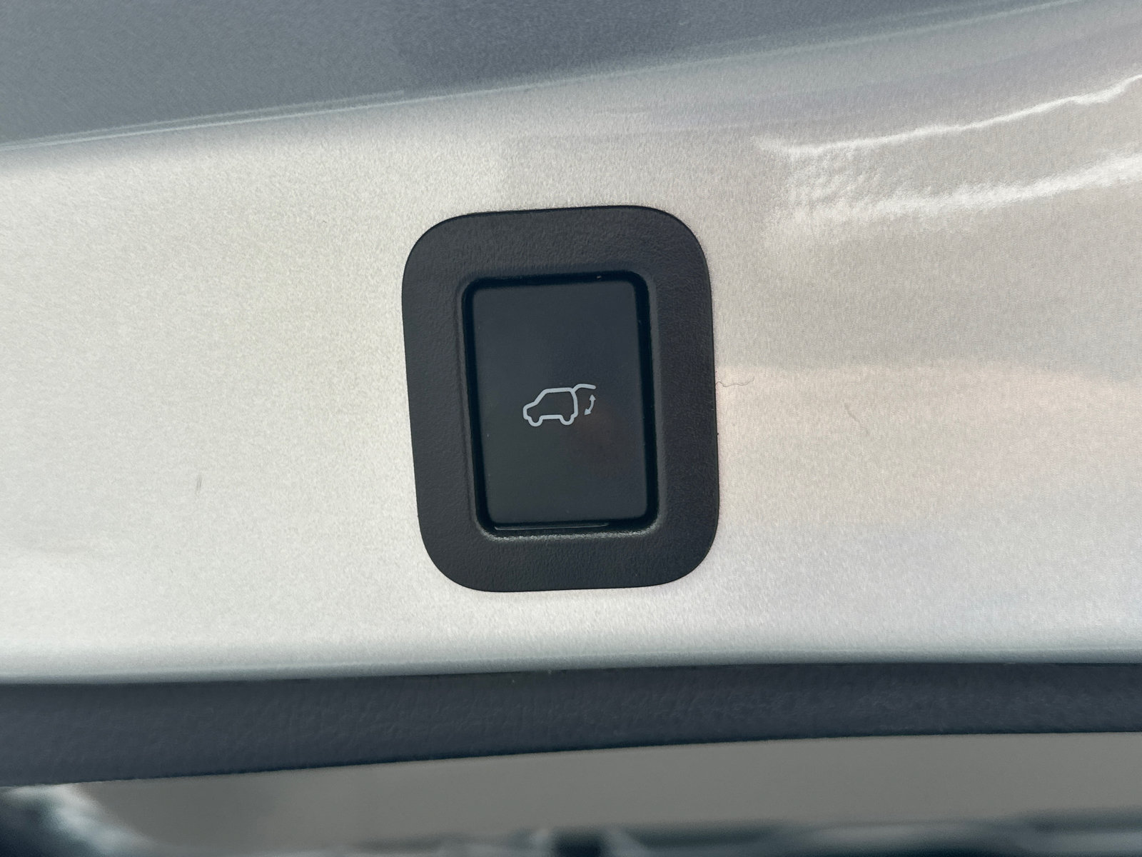 Used 2018 Toyota Highlander XLE FWD image 17