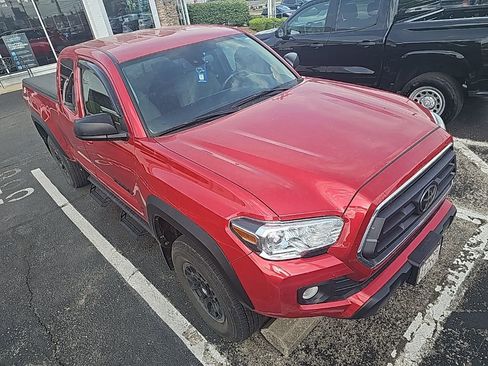 Used 2023 Toyota Tacoma SR5 w/ SX Package image 4