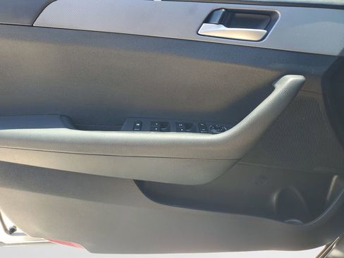 Used 2019 Hyundai Sonata SE FWD image 18