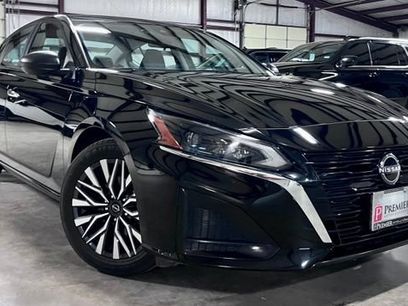 Used 2024 Nissan Altima 2.5 SV