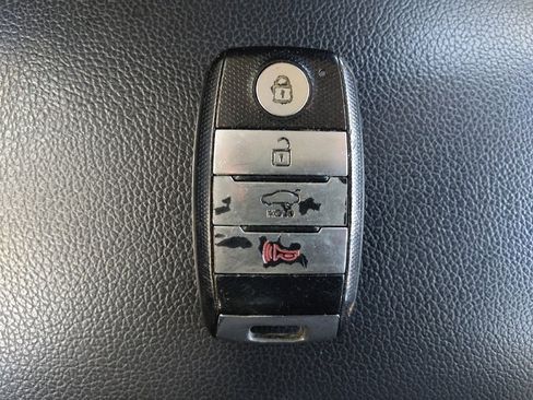 Used 2017 Kia Forte S w/ S Technology Package image 32