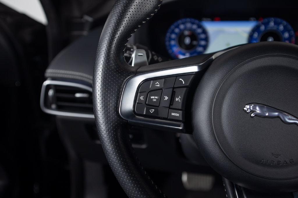 Used 2020 Jaguar F-PACE SVR AWD/4WD image 40