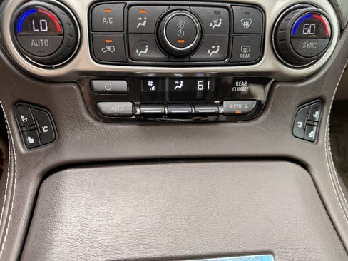 Used 2016 Chevrolet Suburban LTZ AWD/4WD image 30