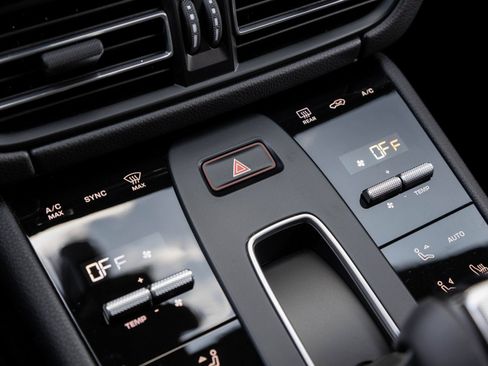 Certified 2026 Porsche Macan AWD/4WD image 26