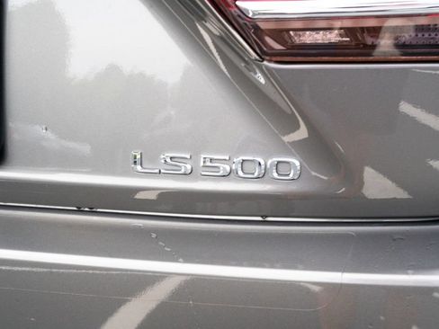 Used 2018 Lexus LS 500 F Sport w/ Accessory Package (Z2) RWD image 16