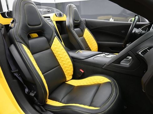 Used 2016 Chevrolet Corvette Stingray Convertible RWD image 23