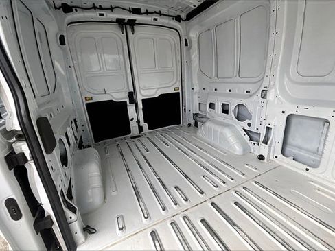 Used 2023 Ford Transit 250 Medium Roof AWD image 26