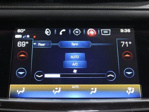Used 2018 Cadillac XT5 Premium Luxury FWD image 33