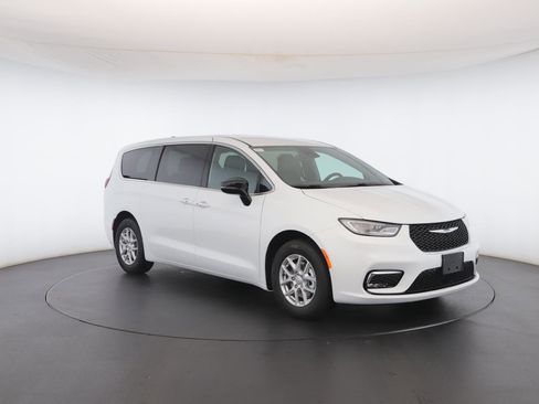 New 2026 Chrysler Pacifica Select image 34