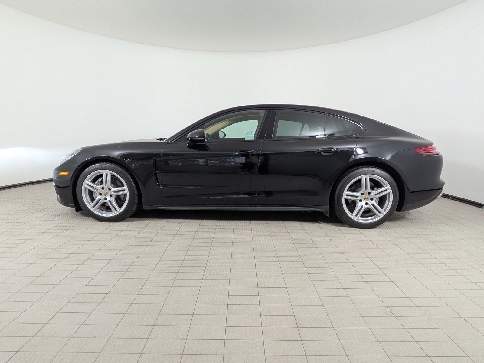 Used 2019 Porsche Panamera 4 AWD/4WD image 2