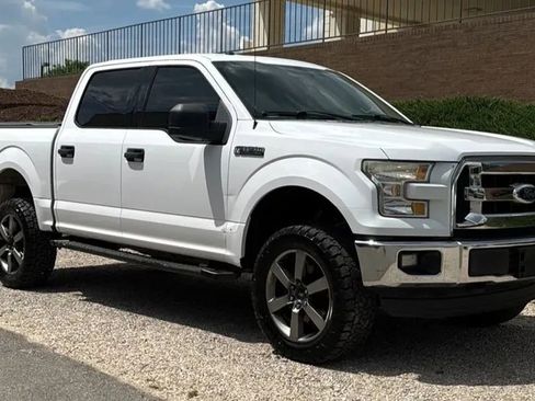 Used 2016 Ford F150 XLT w/ Trailer Tow Package AWD/4WD image 3