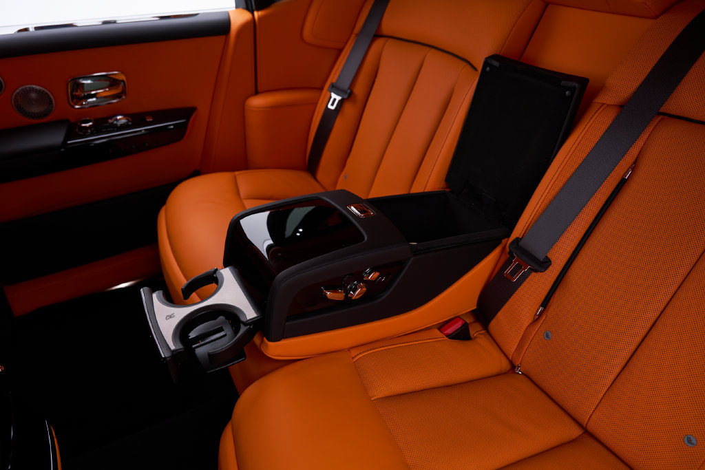 Used 2026 Rolls-Royce Phantom Sedan RWD image 77