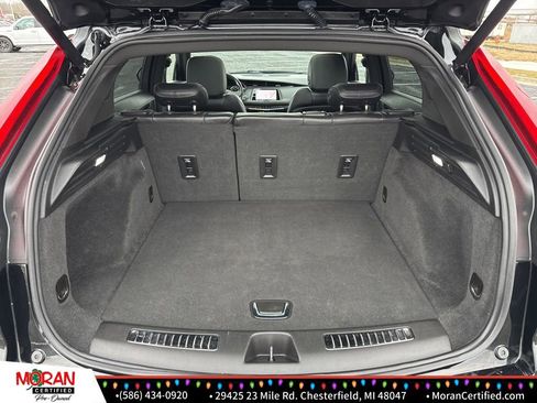 Used 2020 Cadillac XT4 Premium Luxury w/ Cold Weather Package image 32