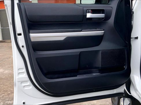 Used 2015 Toyota Tundra SR5 w/ SR5 Upgrade Package image 20