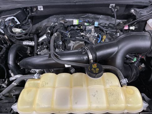 Used 2019 Ford F150 XLT w/ Equipment Group 302A Luxury image 17