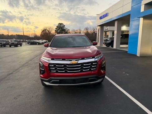 New 2026 Chevrolet Equinox LT image 2