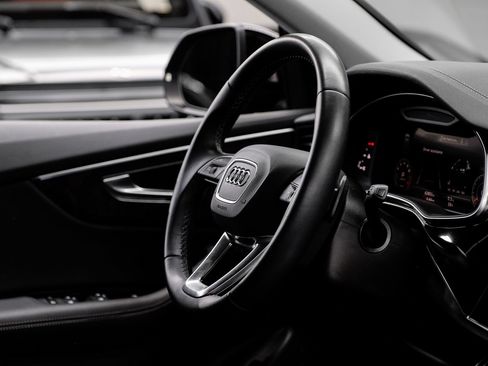 Used 2023 Audi Q8 Prestige image 24