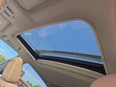 Used 2015 Toyota RAV4 XLE image 25