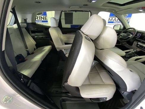 Used 2024 Kia Telluride EX w/ EX Captain's Chair Package FWD image 33