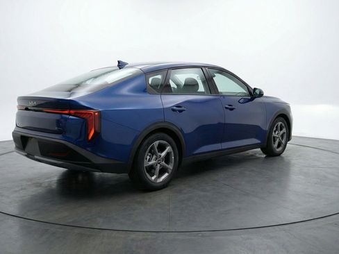Used 2025 Kia K4 LXS image 9