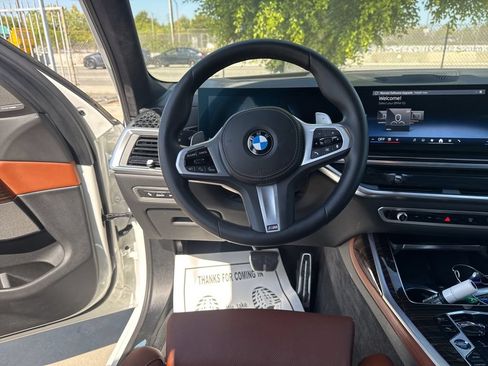 Used 2026 BMW X7 xDrive40i w/ M Sport Package AWD/4WD image 18