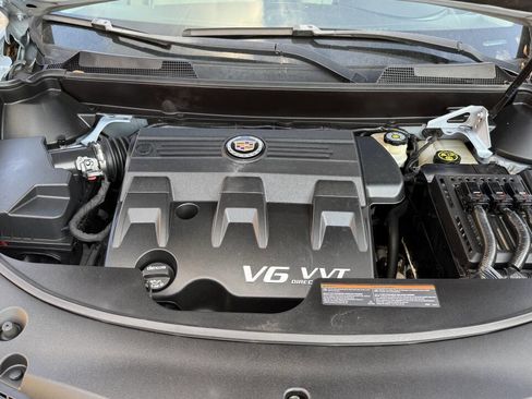 Used 2014 Cadillac SRX Luxury w/ Driver Awareness Package image 9