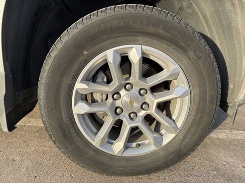 Used 2024 Chevrolet Silverado 1500 LT image 8