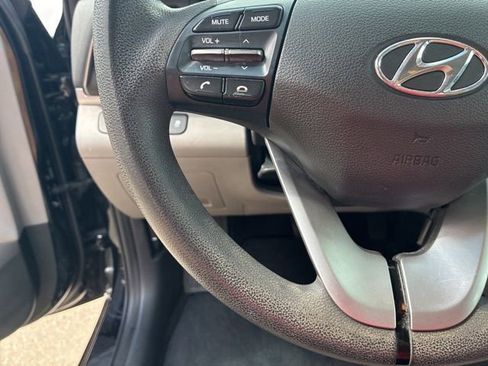 Used 2020 Hyundai Elantra SE FWD image 21