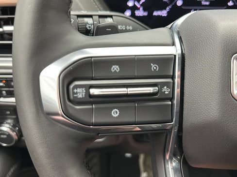 Used 2025 GMC Yukon Denali AWD/4WD image 18