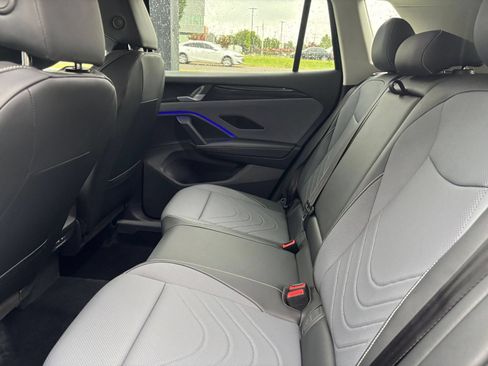 Used 2026 Volkswagen Tiguan SE AWD/4WD image 27