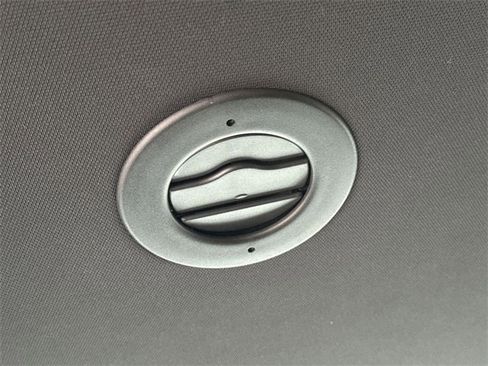 Used 2022 Chevrolet Traverse RS image 20