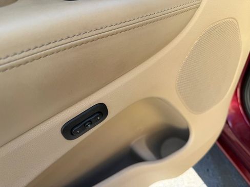 Used 2017 Jeep Grand Cherokee Overland RWD image 29