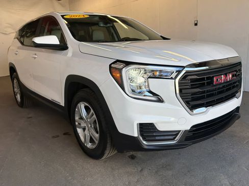 Used 2024 GMC Terrain SLE FWD image 4