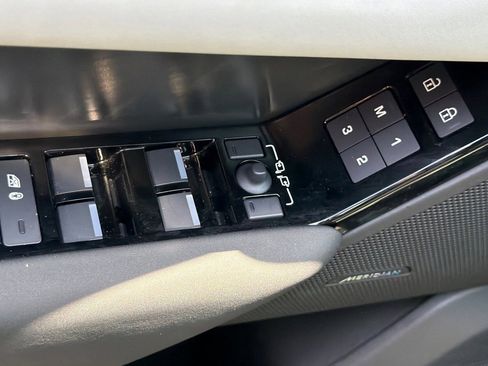 Certified 2026 Land Rover Range Rover Velar S AWD/4WD image 12