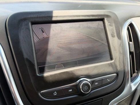 Used 2022 Chevrolet Equinox LS AWD/4WD image 22