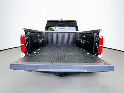Used 2025 Toyota Tacoma SR5 image 24