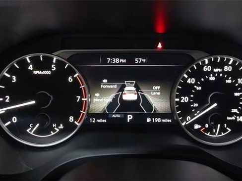Used 2025 Nissan Rogue SV AWD/4WD image 22