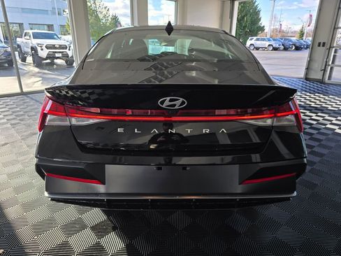 New 2026 Hyundai Elantra SEL Sport image 5