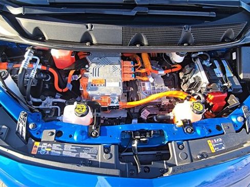 Used 2023 Chevrolet Bolt LT image 32