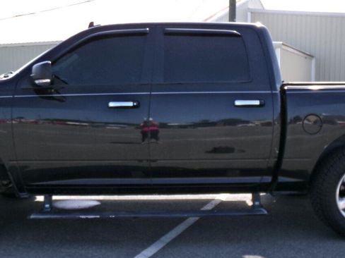 Used 2017 RAM 1500 Big Horn AWD/4WD image 2
