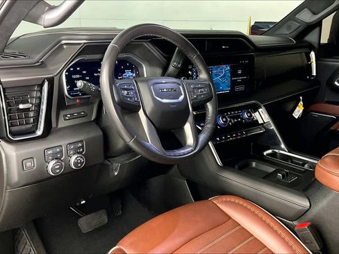 Used 2024 GMC Sierra 3500 Denali Ultimate image 17