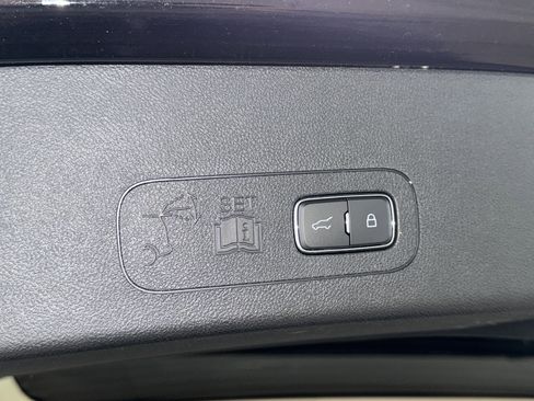 Used 2025 Lincoln Aviator 2WD image 15