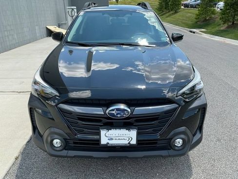 Certified 2025 Subaru Outback Premium AWD/4WD image 9