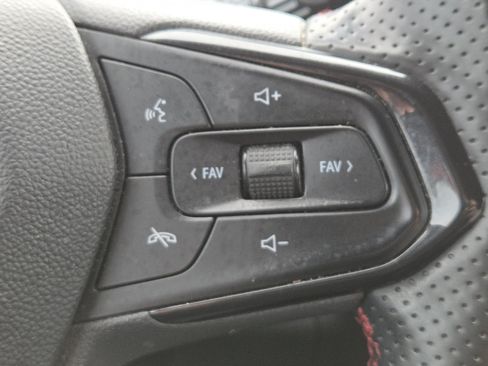 Used 2024 Chevrolet Trax RS w/ Driver Confidence Package FWD image 30